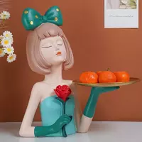 Статуя девушки