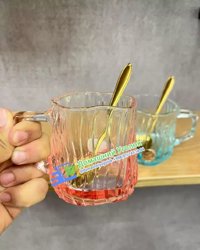 Набор из 2-х цветных стеклянных кружек с ложечками. Chakana savdo