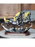 Статуэтка «Скачущие дикие лошади» (30×23/20*18 см)