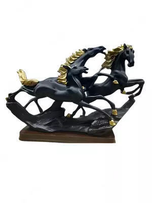 Статуэтка «Скачущие дикие лошади» (30×23/20*18 см) ЯТТ "Домашний Уголок"