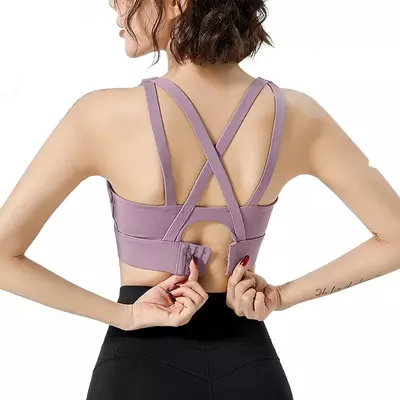 Ustiga kayışlar bilan