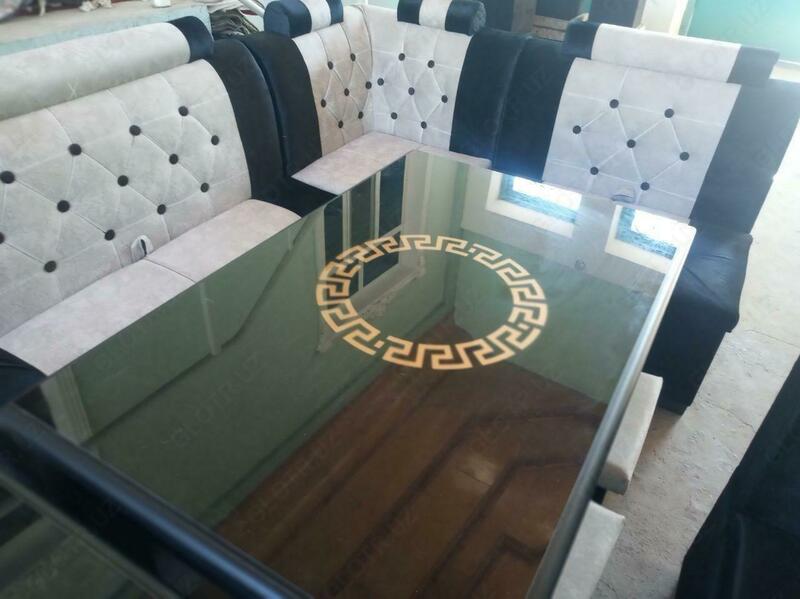 Кухонный уголок с подголовниками (бело-коричневого цвета) разм.160х190 см.