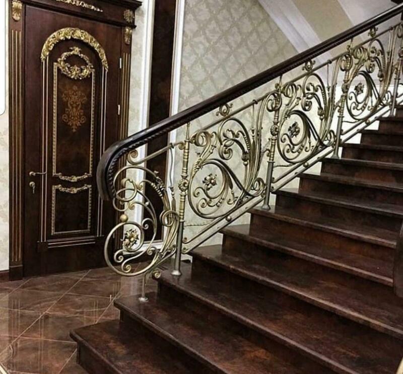 Кованые перила (золотые)