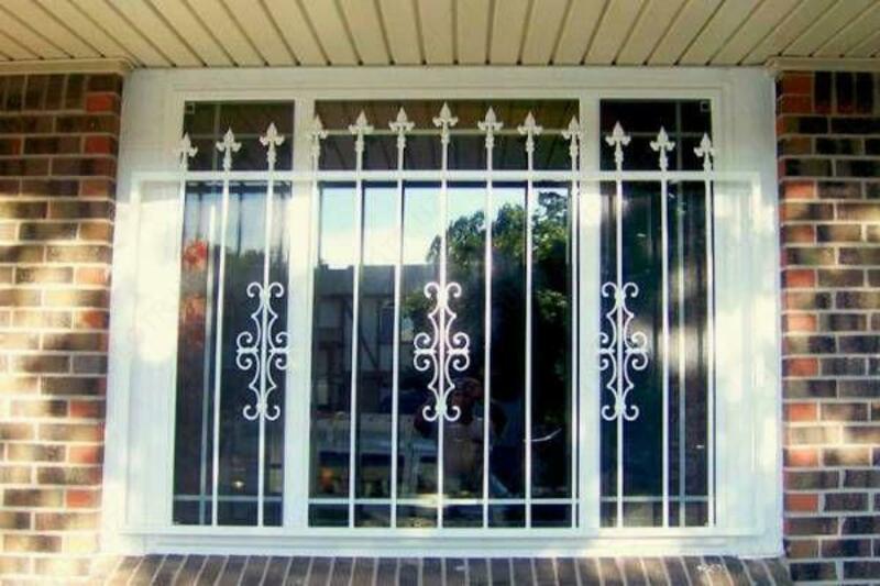 Кованные решетки на окна - по запросу