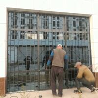 Kulrang derazalardagi soxta panjaralar - по запросу