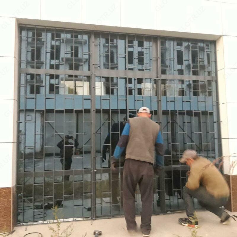 Kulrang derazalardagi soxta panjaralar - по запросу