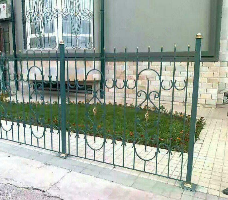 по запросу Кованные решетки и заборы для дома