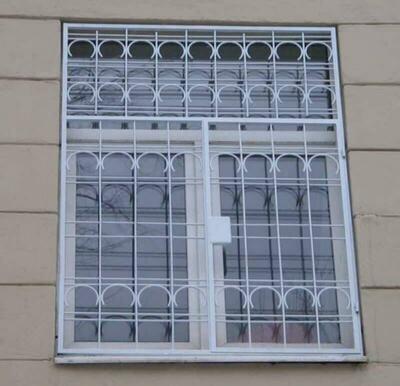 Кованные решетки для дома с узорами