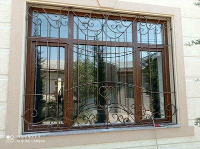 Naqshli uy uchun soxta panjaralar va to'siqlar