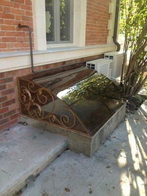 Цена по запросу Кованные решетки и заборы для дома с узорами