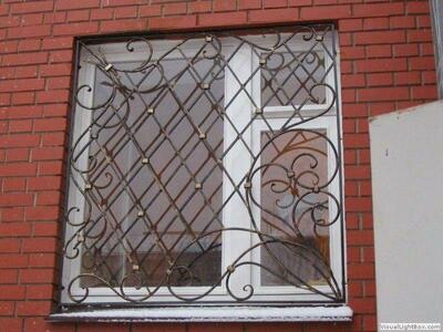 Кованные решетки и навесы для дома с узорами - Цена по запросу