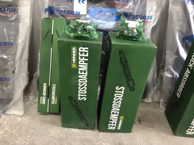 Комплект амортизаторов с чашками для Cobalt