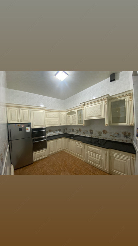 Кухонная мебель на заказ - по запросу