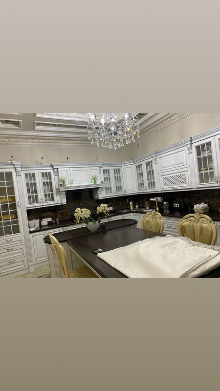 Кухонная мебель на заказ - по запросу