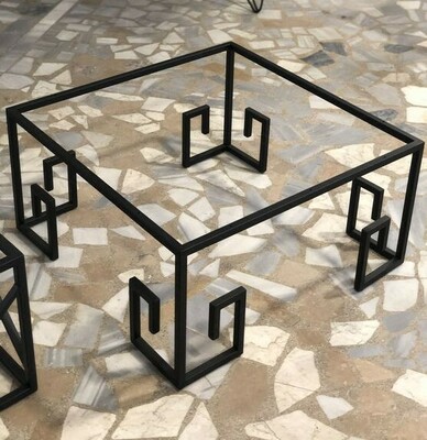 Журнальный столик