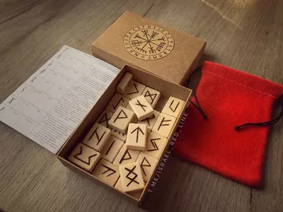 Набор гадальных рун из норвежской ели - 500 000 сум / шт.