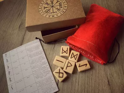 RUNES FORTUNE ikki tomonlama 25 dona. Qo'l ishi.