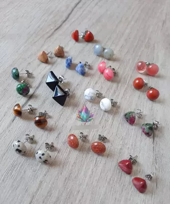 Tabiiy toshdan yasalgan marjonlarni