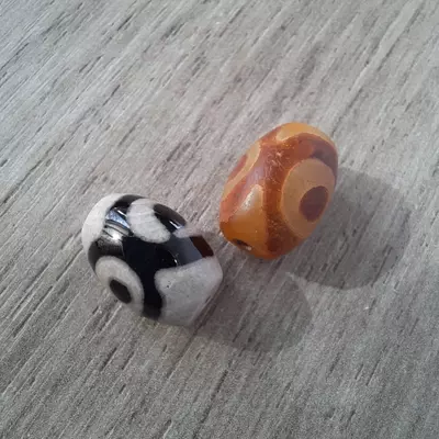 Трех глазковая бусина Дзи - 150 000 сум / шт.