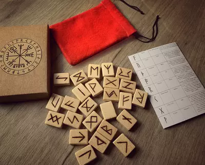 75 000 сум / шт. Рунический медальон