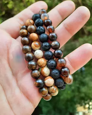 Подвески из среза Juglans nigra с натуральными камнями