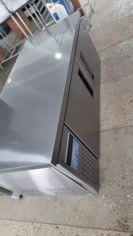 Стол холодильный (горизонтальный холодильник) - 11 843 597.7 сум