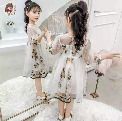 Платье с вышивкой для девочек - 191 411.7 сум / шт.