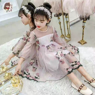 191 411.7 сум / шт. Платье с вышивкой для девочек