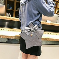 "Yulduz" ayollar sumkasi - {0} so'mdan