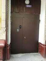  Установка подъездных входных металлических дверей Только в розницу