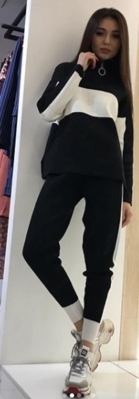 Ayollar sport kostyumi