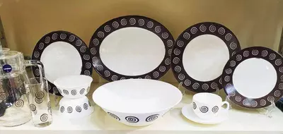 Набор от французского бренда Люминарк. 46 предметов