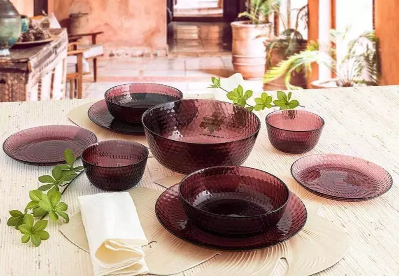 Столовый набор от французского бренда Люминарк. 43 предметов