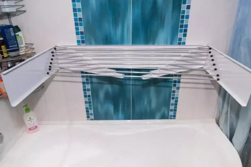 Настенная раскладная сушилка для белья