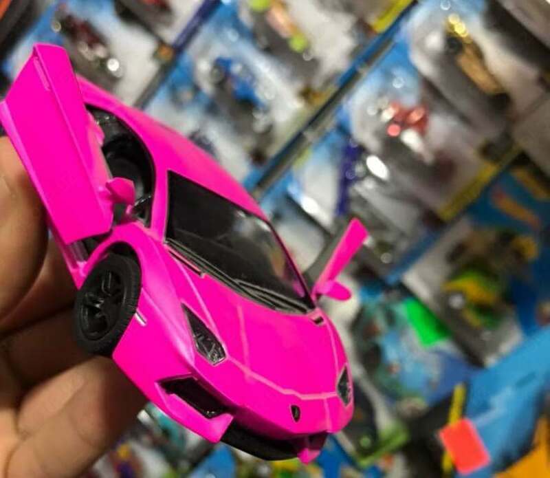 Игрушечная машинка 7