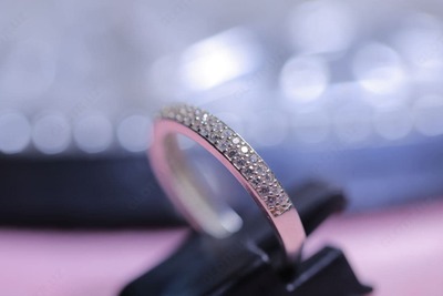 Кольцо классическое с камнями - 140 000 сум / шт.