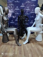 Манекены в сидячем положении