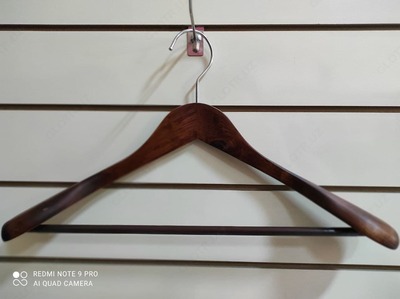 Деревянная вешалка (плечики)