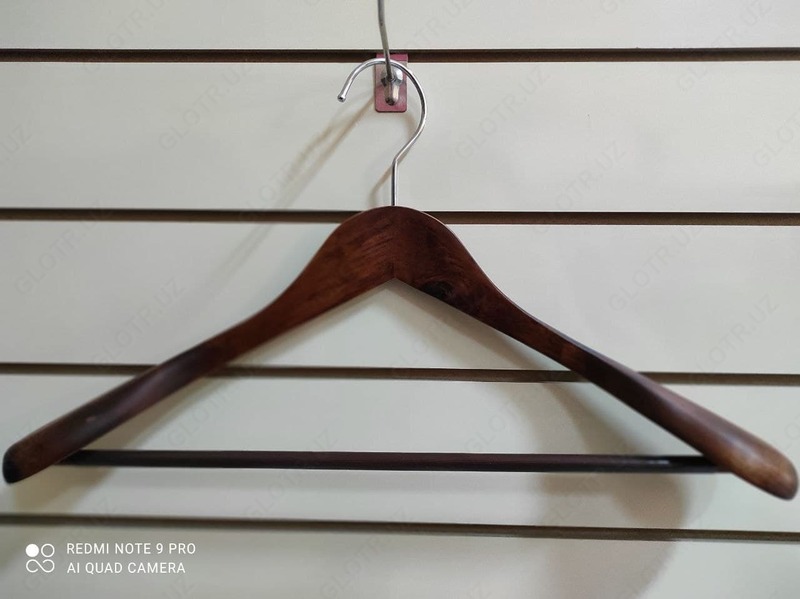 Деревянная вешалка (плечики)