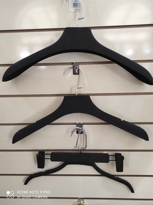 Пластиковая вешалка-плечики (матово черная) маленькая - 8 250 сум / шт.