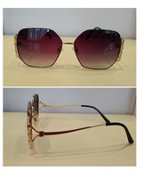 Roberto Kavalli quyoshdan saqlaydigan ko'zoynak