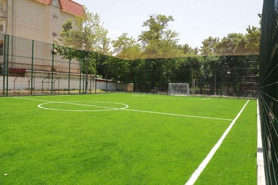 3-sonli futbol stadionini qurish