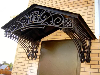 Цена по запросу Кованые металлические навесы