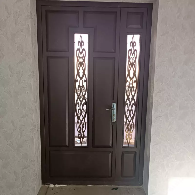 Металлическая дверь