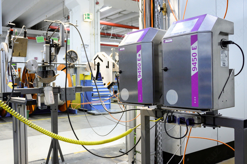 Принтер 9450Е (E-экструзия) предназначен для печати на трубах