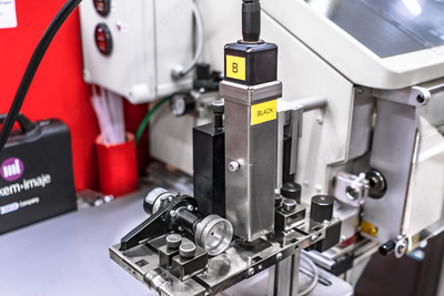 кабелях и профилях.