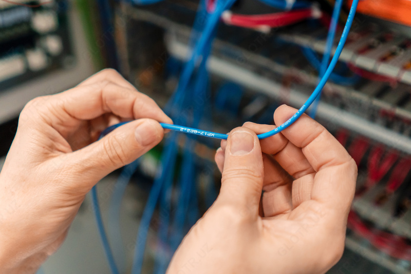 кабелях и профилях.