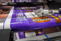 обеспечивает высококачественную печать на гибкой пленочной упаковке со скоростью до 600 мм / с.