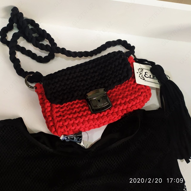 Сумочка вязанная с длинным ремешком