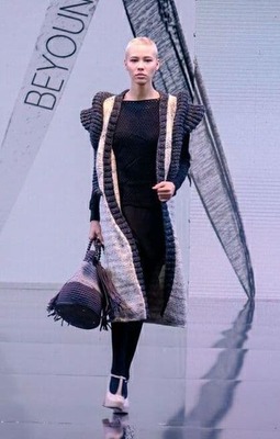 черная оборка с нитью люрекса